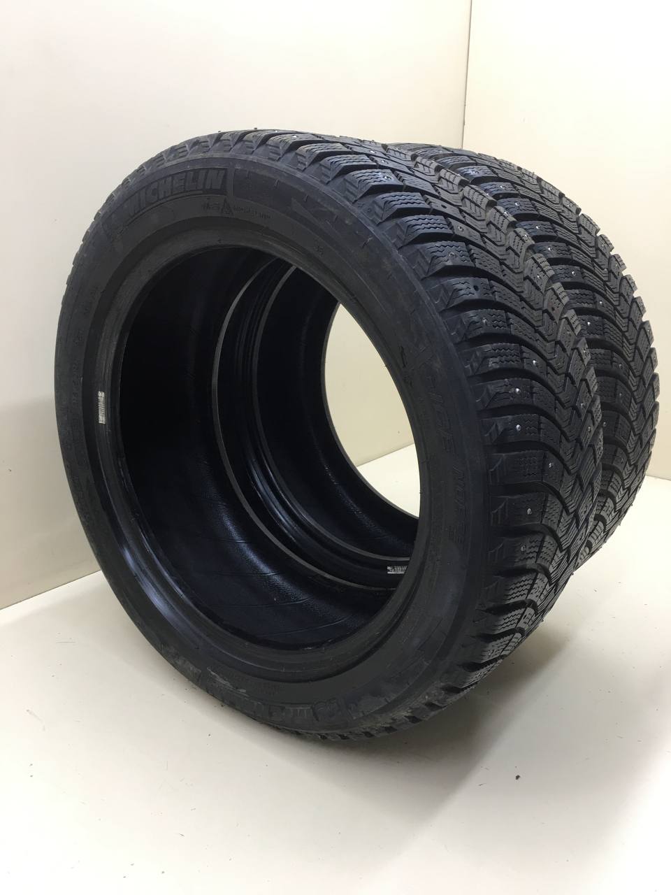 Шины R17 Зимние шипованные Michelin X-ice Nortn