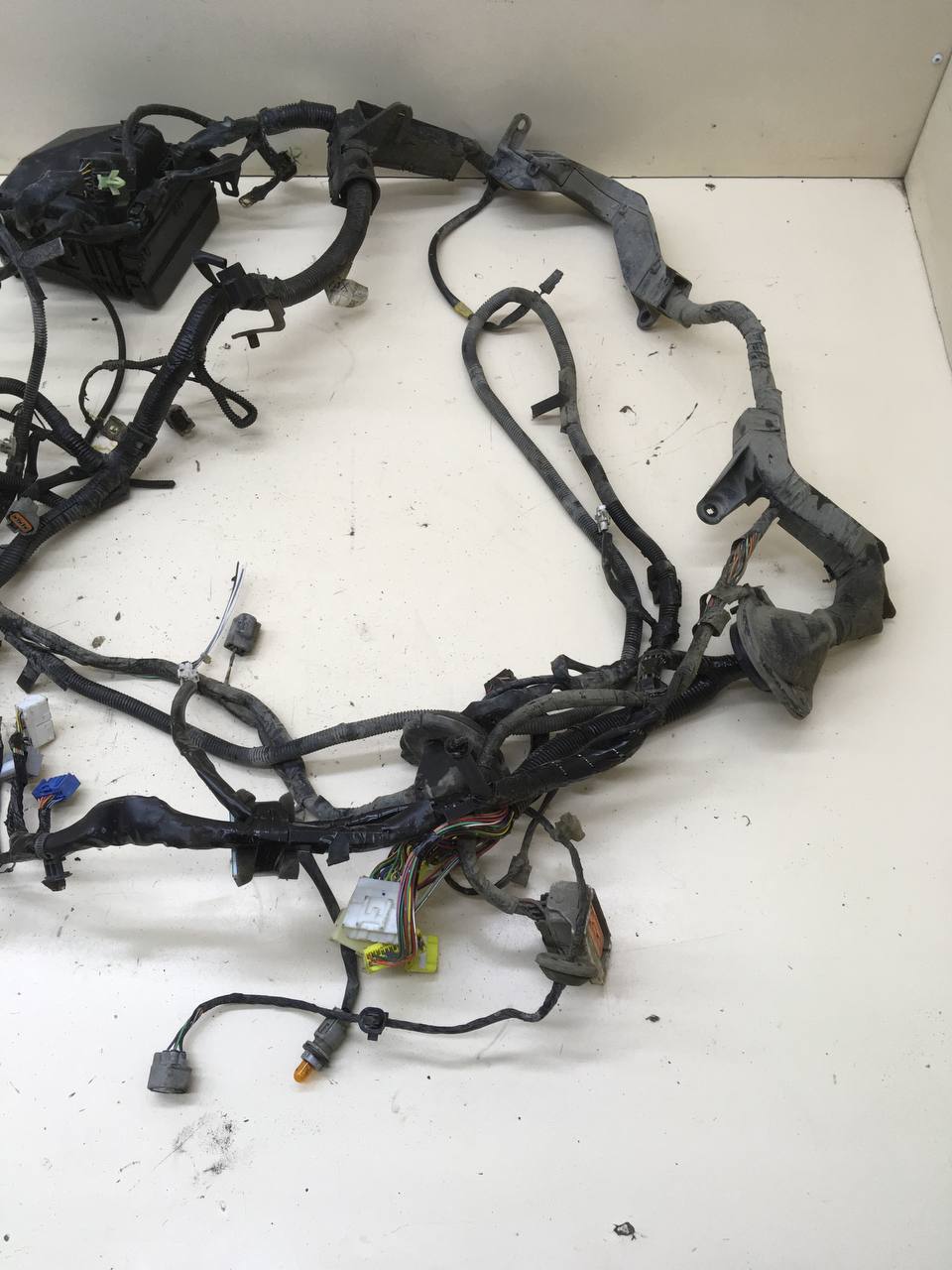 Проводка двс Mitsubishi Lancer 9 (CS/Classic) 2000-2011 Проводка двс Mitsubishi Lancer 9 (CS/Classic) 2000-2011