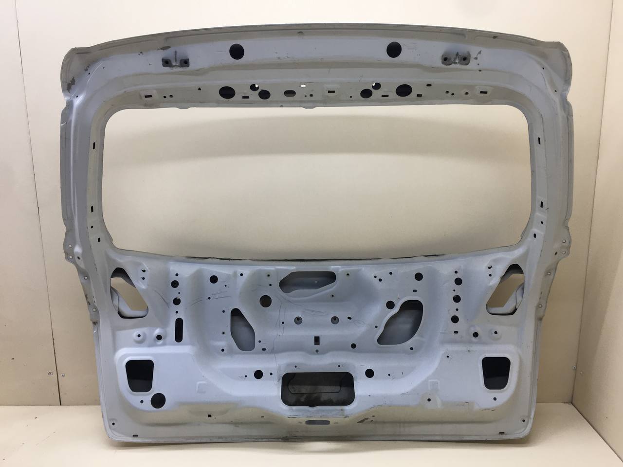 Дверь багажника Subaru Legacy Outback (B14) 2010-2014