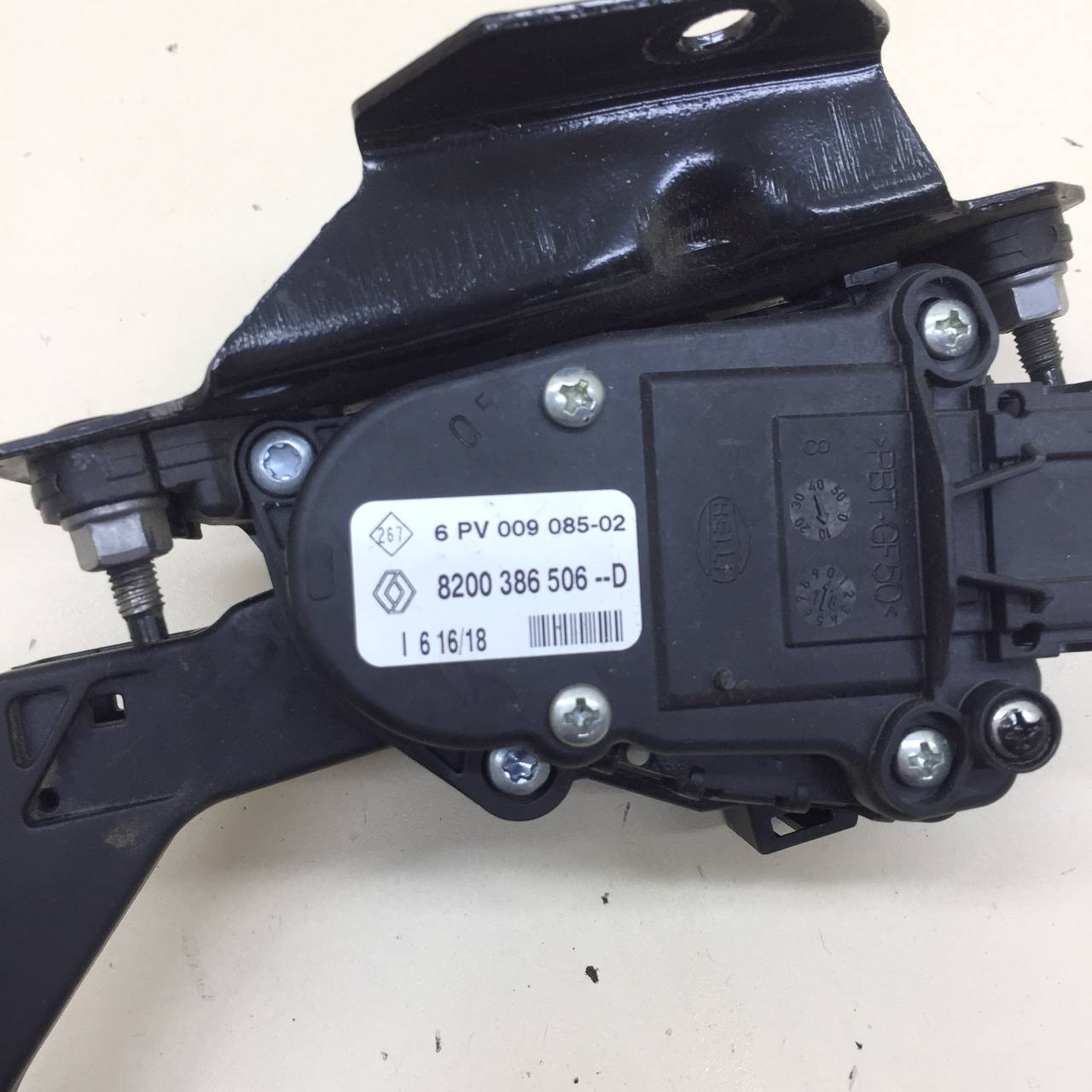Педаль газа Nissan Almera 3 (G11, G15) 2012> Педаль газа Nissan Almera 3 (G11, G15) 2012>