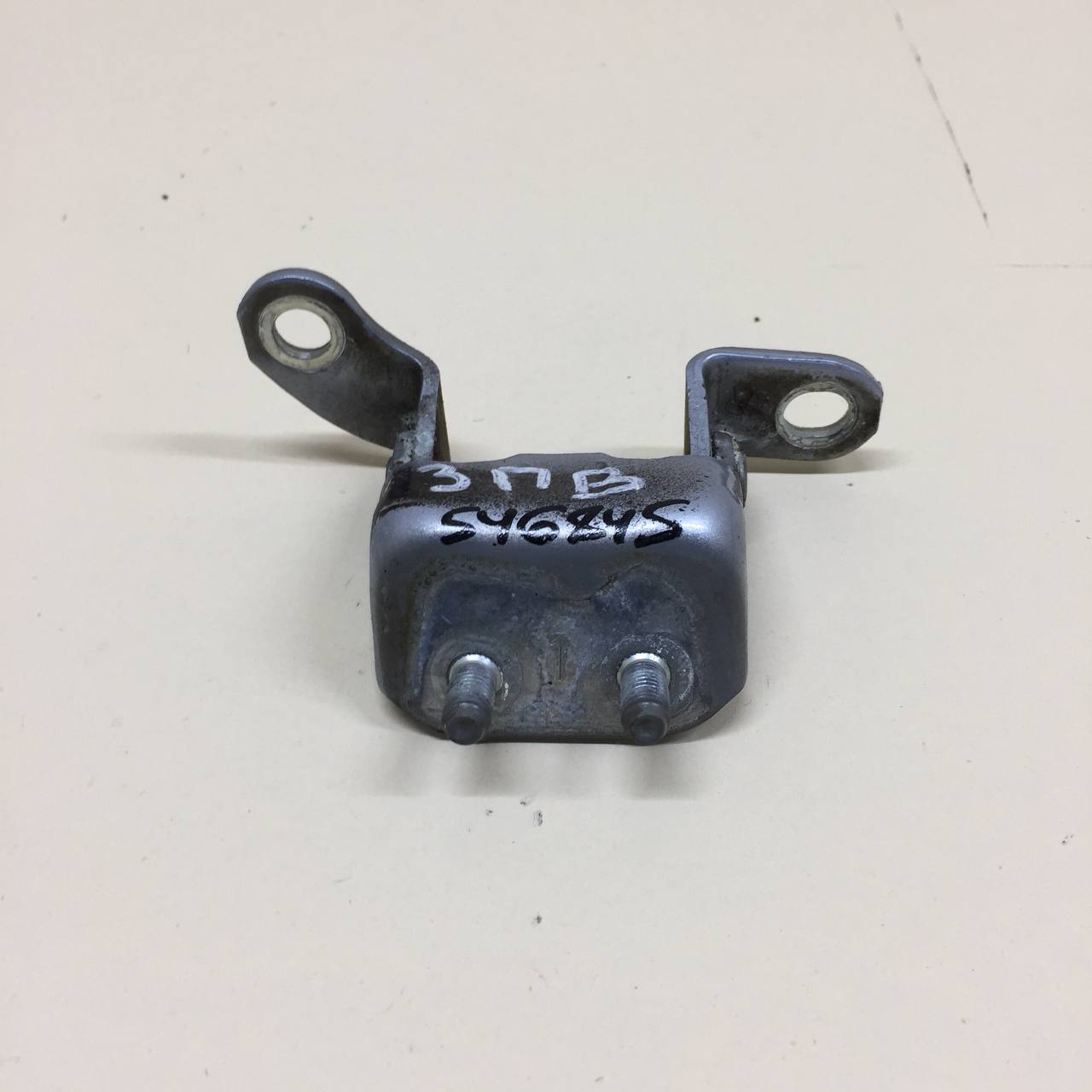 Петля двери задней правой верхняя Toyota Corolla E120 2001-2007 Петля двери задней правой верхняя Toyota Corolla E120 2001-2007