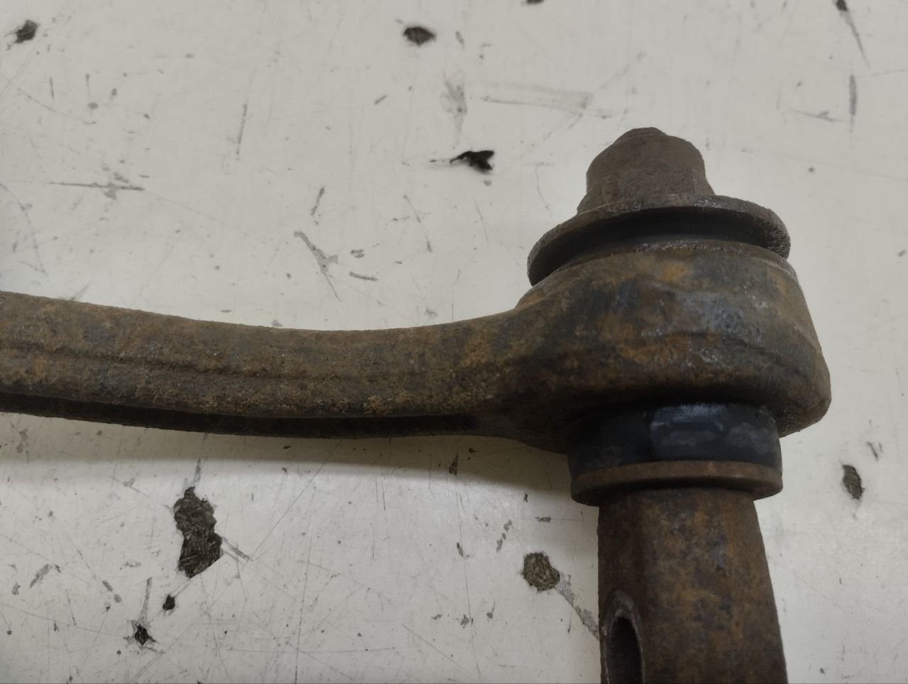 Рычаг передний верхний левый Chevrolet Niva 2002-2009