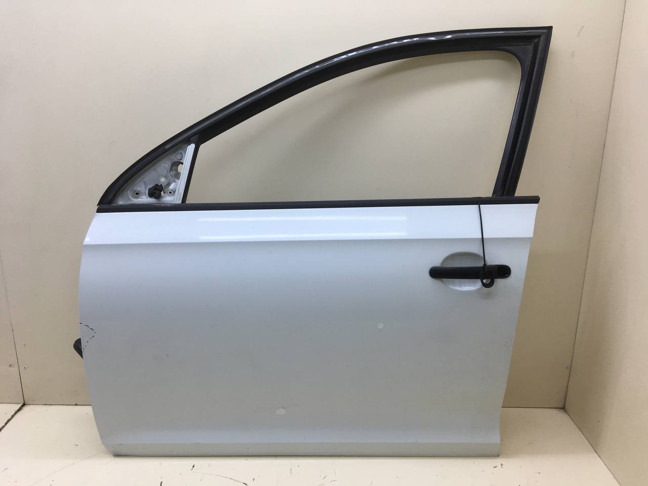 Дверь передняя левая Skoda Rapid 2012-2020 Дверь передняя левая Skoda Rapid 2012-2020