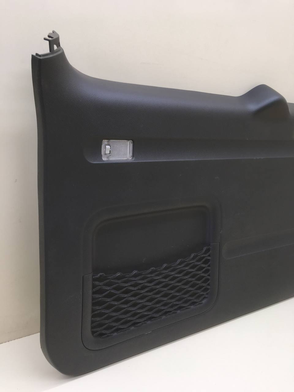 Обшивка двери багажника Toyota Rav 4 (A30) 2006-2013 Обшивка двери багажника Toyota Rav 4 (A30) 2006-2013