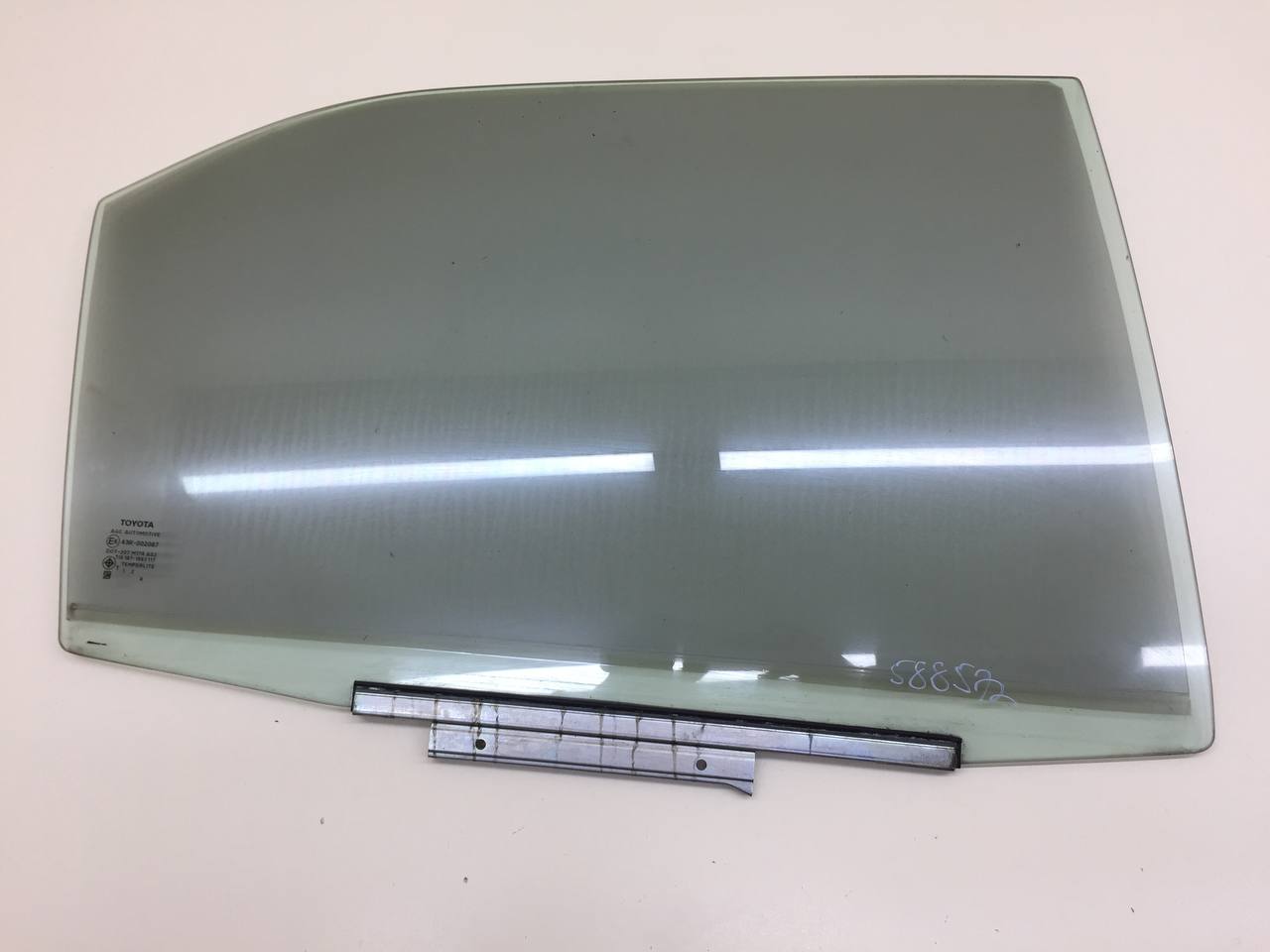 Стекло двери задней правой Toyota Camry (V50) 2011-2017