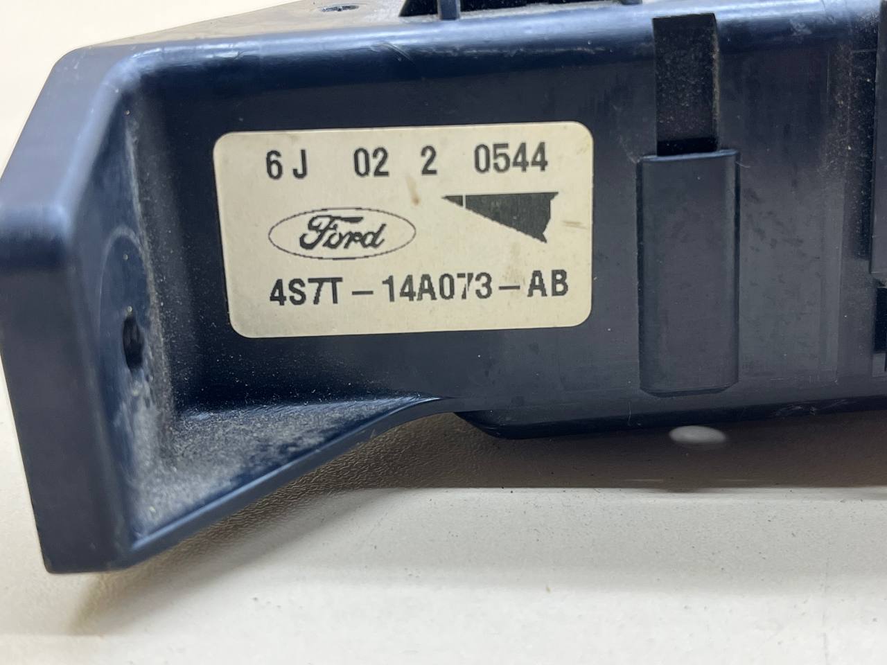 Блок предохранителей Ford Mondeo 3 2000-2007