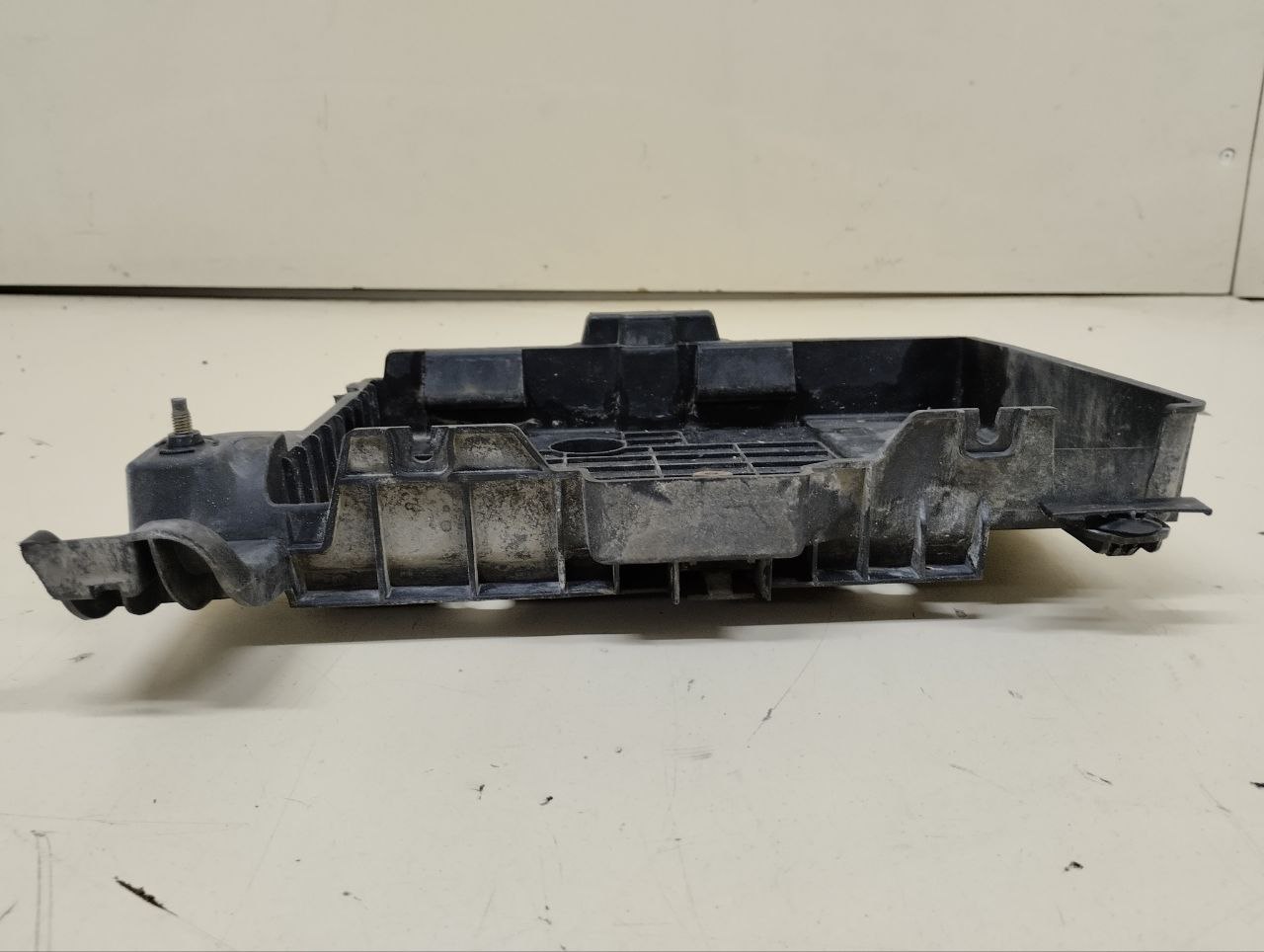 Крепление аккумулятора Renault Megane (2) 2002-2009