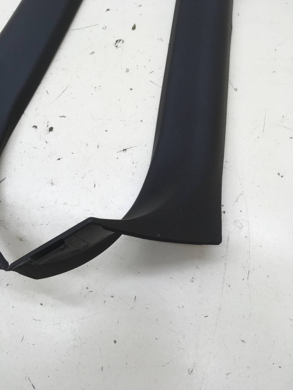 Обшивка стойки Chevrolet Niva 2009-2020