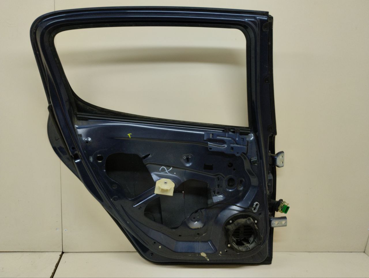 Дверь задняя левая Peugeot 308 2007>