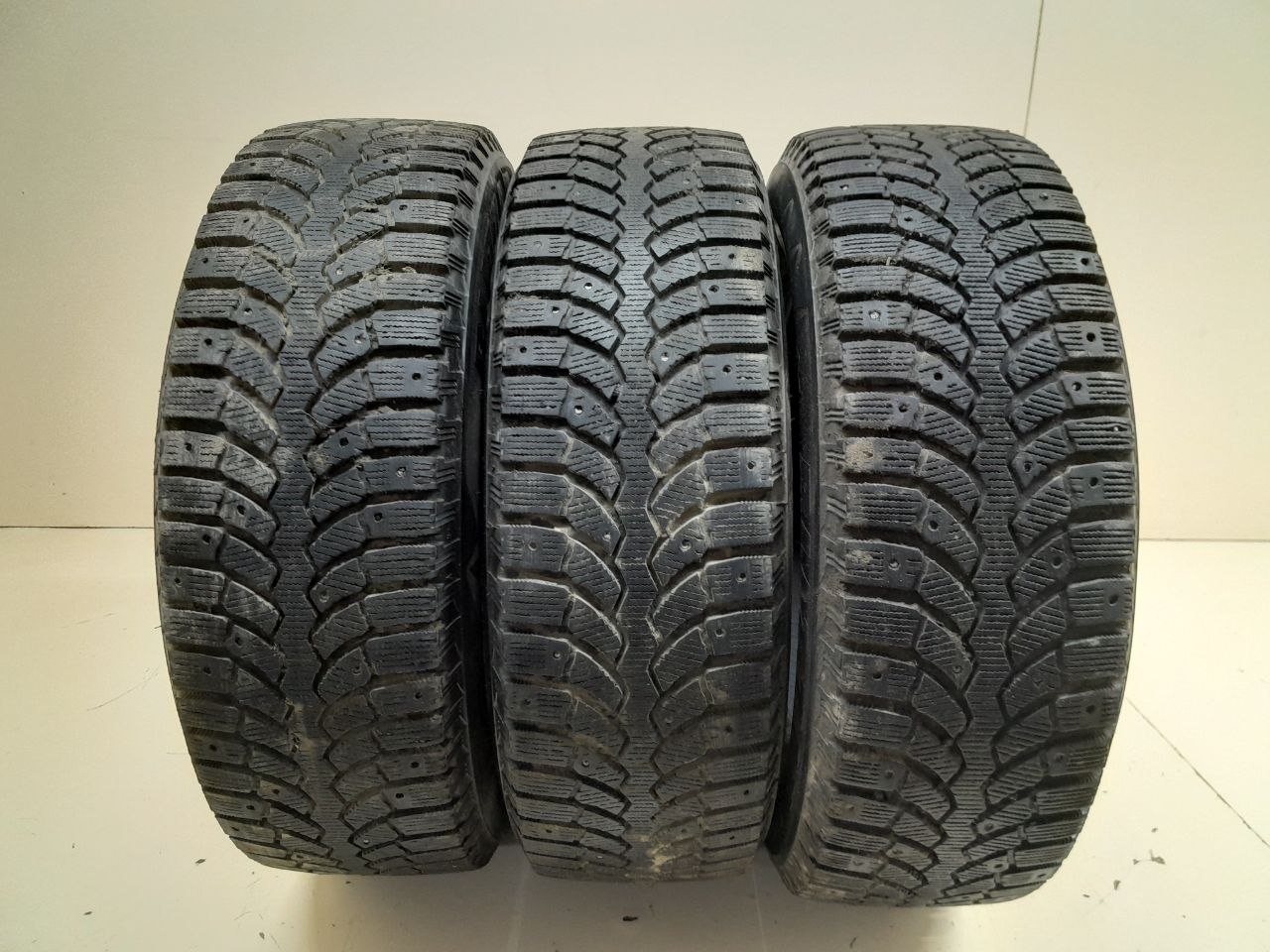 Шины R15 Зимние шипованные Bridgestone Blizzak Spike-01 Шины R15 Зимние шипованные Bridgestone Blizzak Spike-01