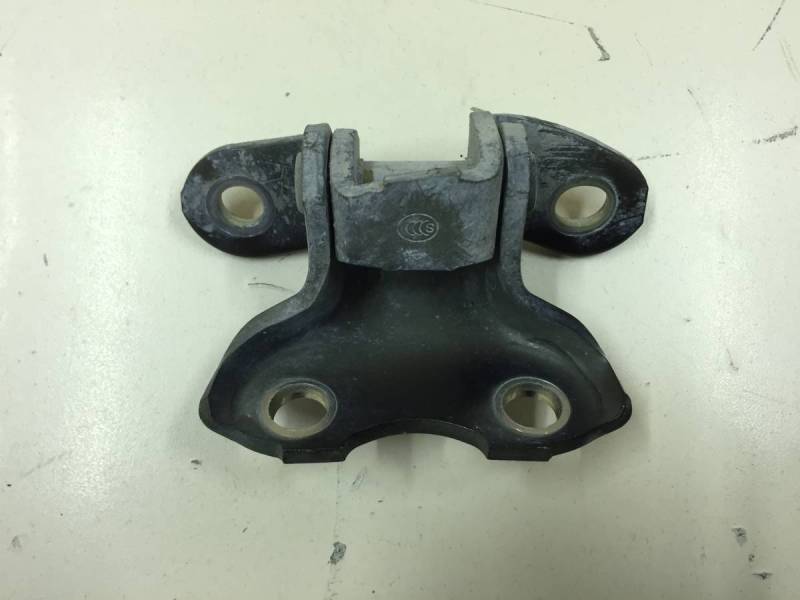 Петля двери передней правой нижняя Toyota Camry (V50) 2011-2017