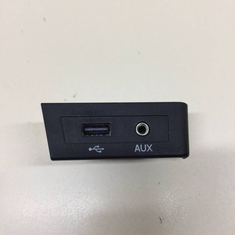 Разъем (USB AUX) Skoda Rapid 2012-2020 Разъем (USB AUX) Skoda Rapid 2012-2020