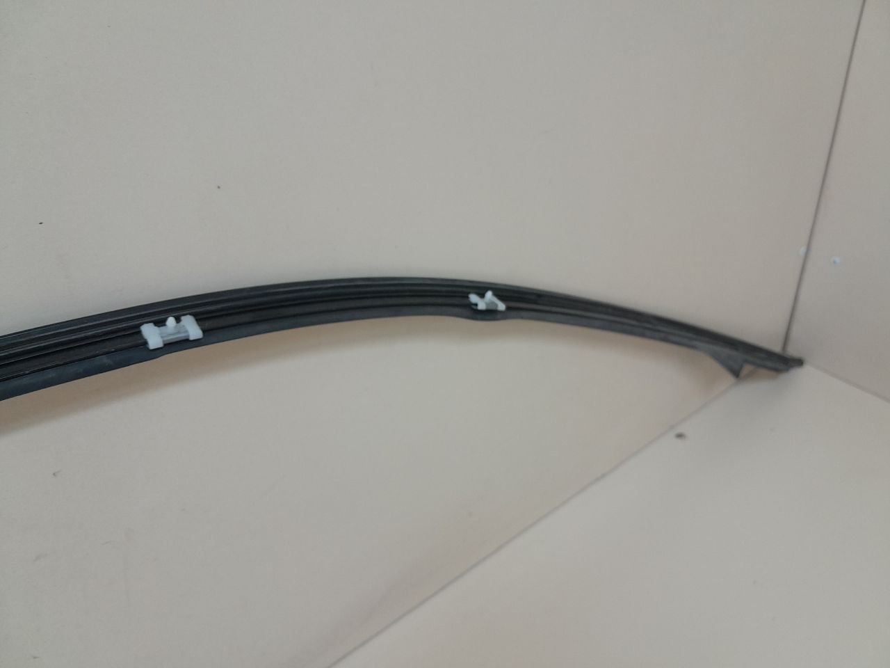 Молдинг крыши левый BMW 1-series E87/E81 2004-2011