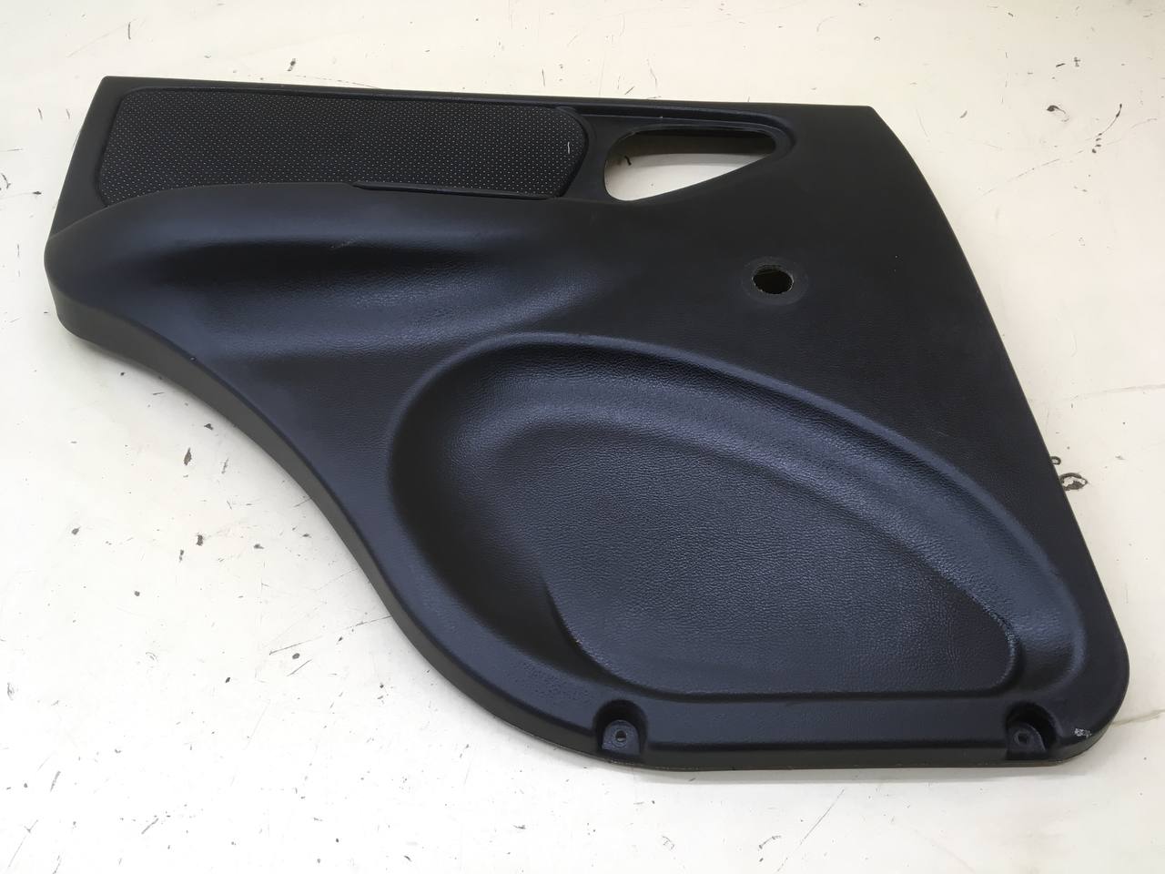 Обшивка двери задней левой Chevrolet Niva 2009-2020