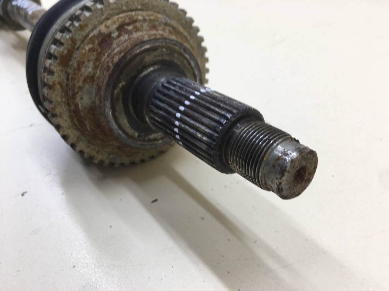 Полуось передняя левая Mazda Mazda 6 (GG) 2002-2007 Полуось передняя левая Mazda Mazda 6 (GG) 2002-2007