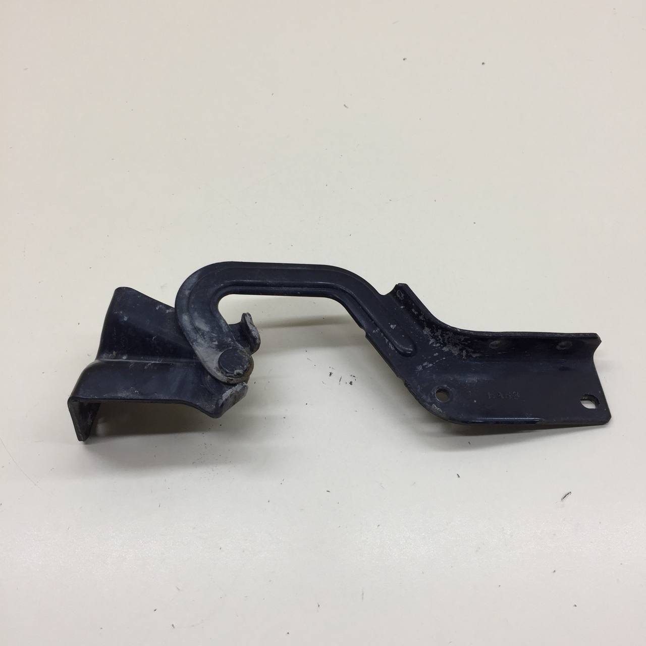 Петля двери багажника Mitsubishi Outlander XL (CW) 2006-2012 Петля двери багажника Mitsubishi Outlander XL (CW) 2006-2012