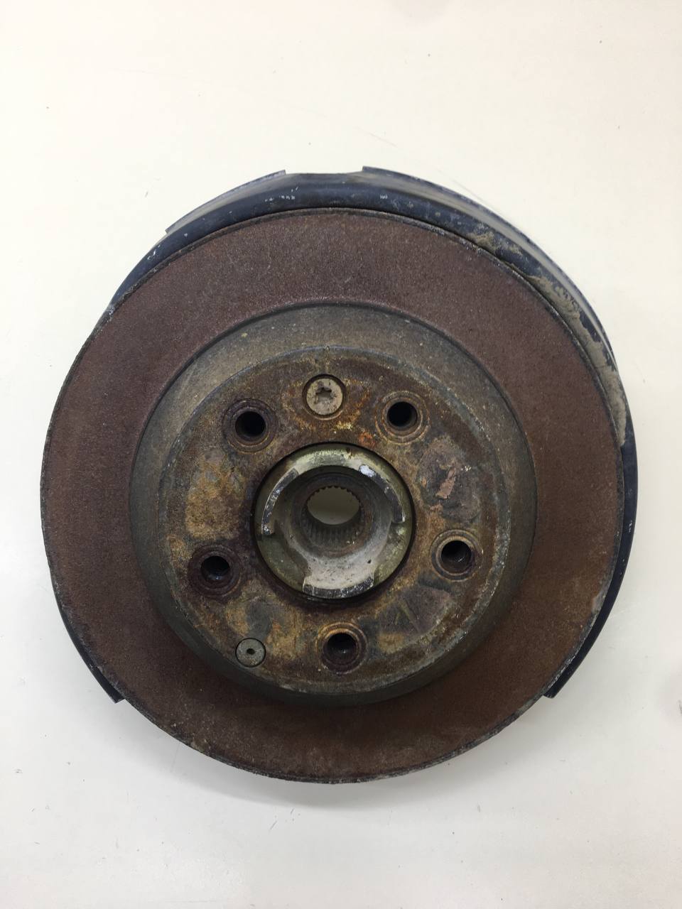 Кулак поворотный задний правый Volkswagen Touareg (7L) 2002-2010