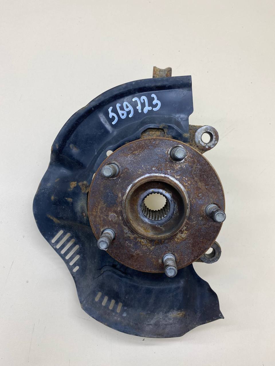 Кулак поворотный передний правый Toyota Corolla E150 2006-2013