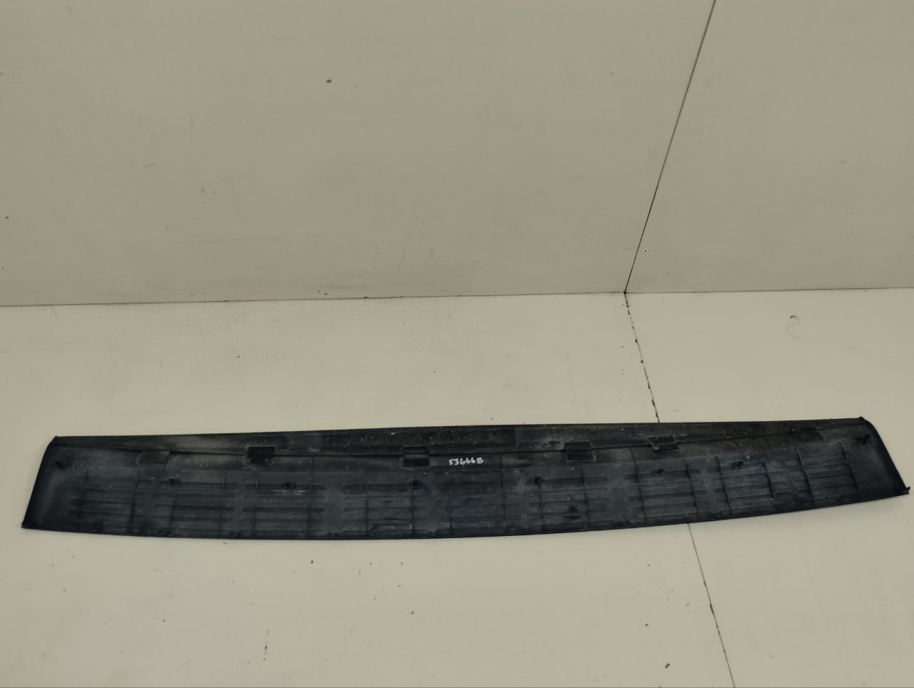 Накладка заднего бампера Toyota Land Cruiser (J200) 2007-2015