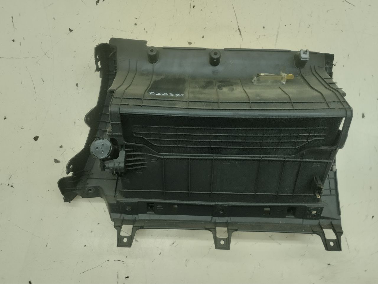 Бардачок Hyundai Elantra (HD) 2006-2010 Бардачок Hyundai Elantra (HD) 2006-2010