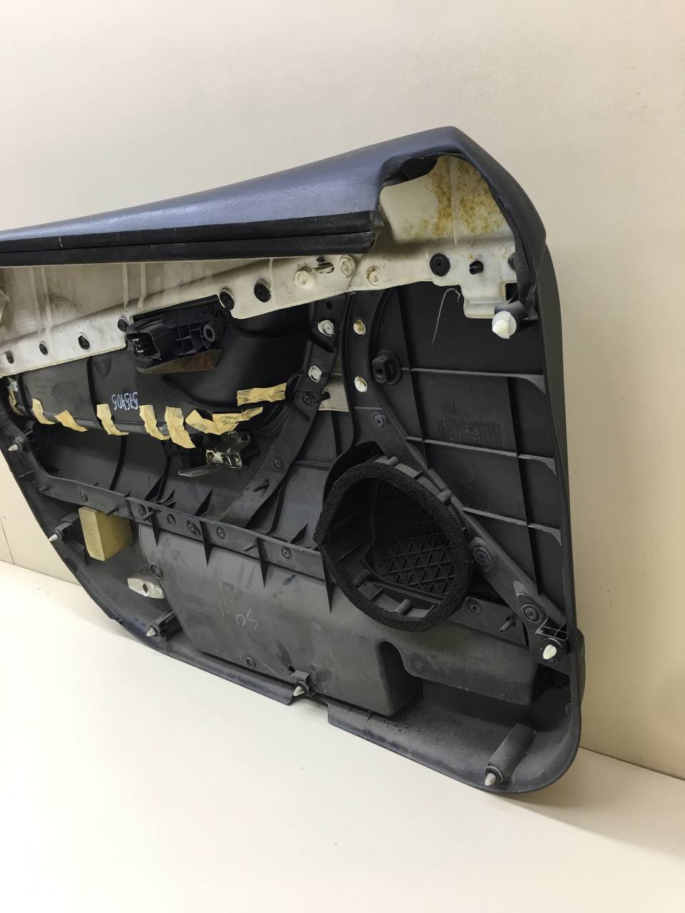 Обшивка двери передней правой Nissan Primera (P12) 2002-2007 Обшивка двери передней правой Nissan Primera (P12) 2002-2007