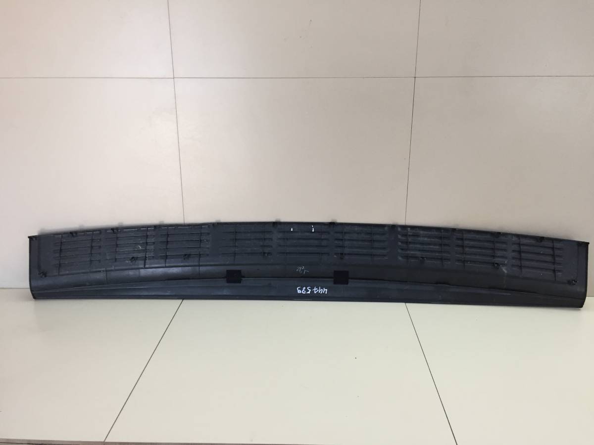 Накладка заднего бампера Toyota Land Cruiser (J200) 2007-2015