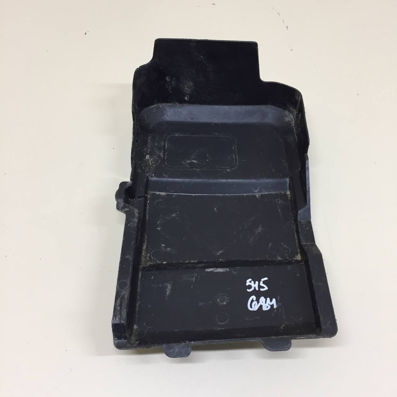 Крышка аккумулятора Ford Focus 2 (DB) 2008-2011 Крышка аккумулятора Ford Focus 2 (DB) 2008-2011