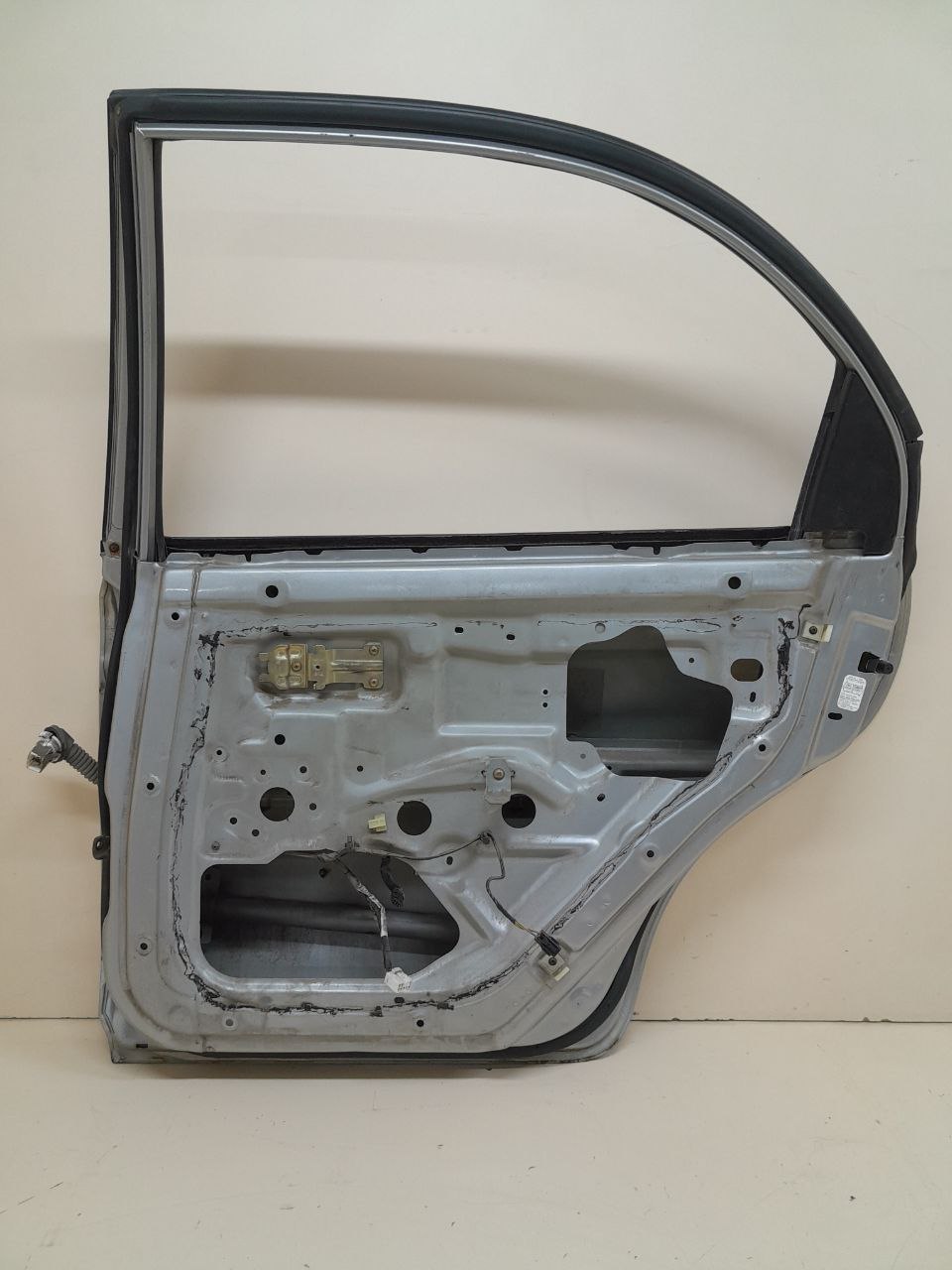 Дверь задняя правая Kia Sephia 2001-2004 Дверь задняя правая Kia Sephia 2001-2004