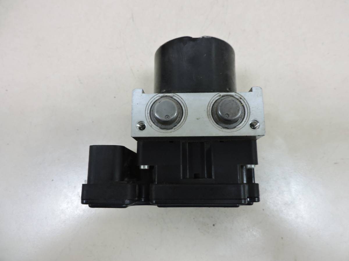 Блок ABS (насос) Mitsubishi Lancer X (CX, CY)  2007>