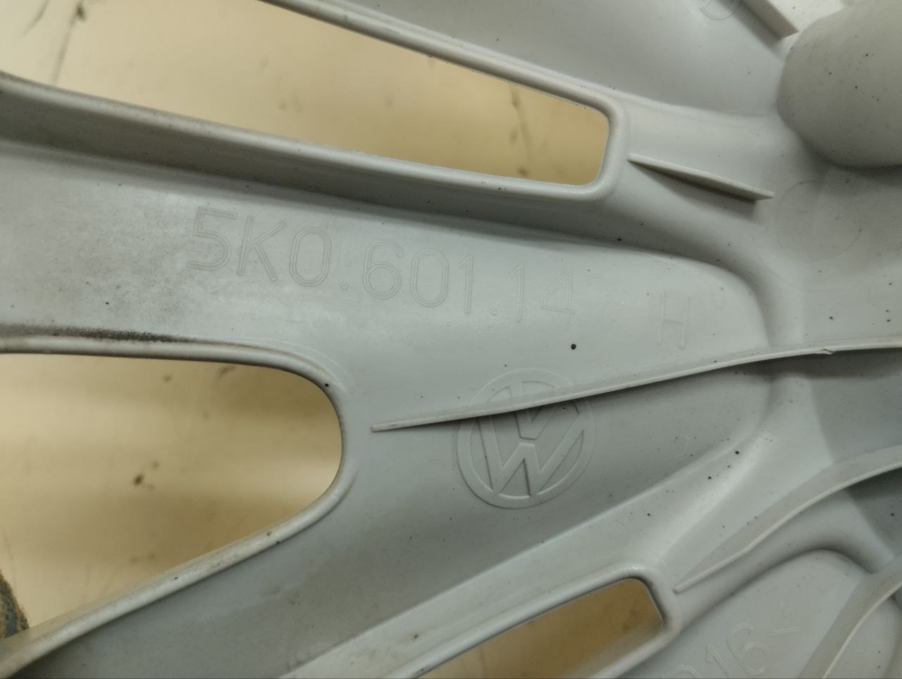 Колпак декоративный Volkswagen Golf 6 (5K) 2009-2013
