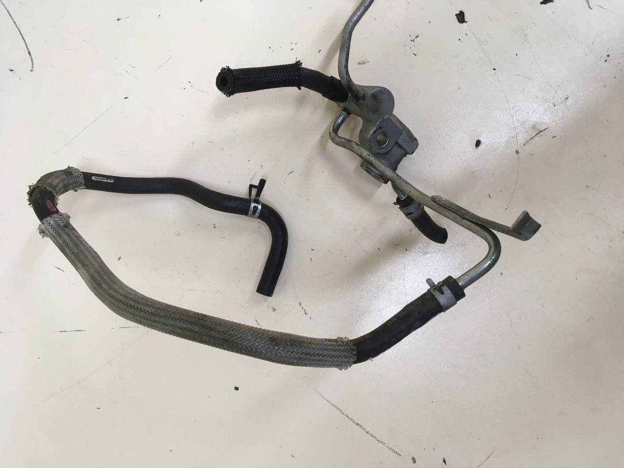 Трубка топливная Toyota Rav 4 (XA40) 2013-2019 Трубка топливная Toyota Rav 4 (XA40) 2013-2019