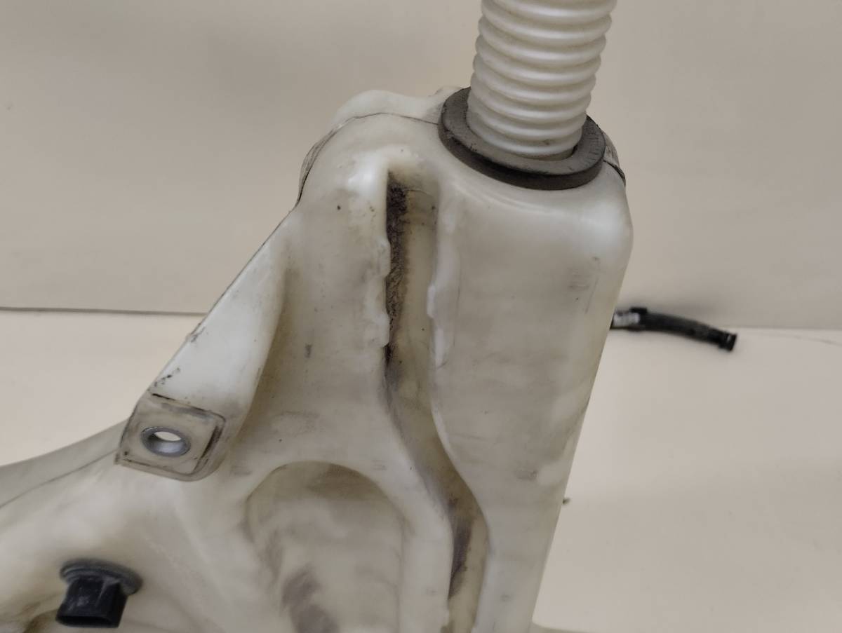 Бачок омывателя Audi Q7 (4L) 2005-2015