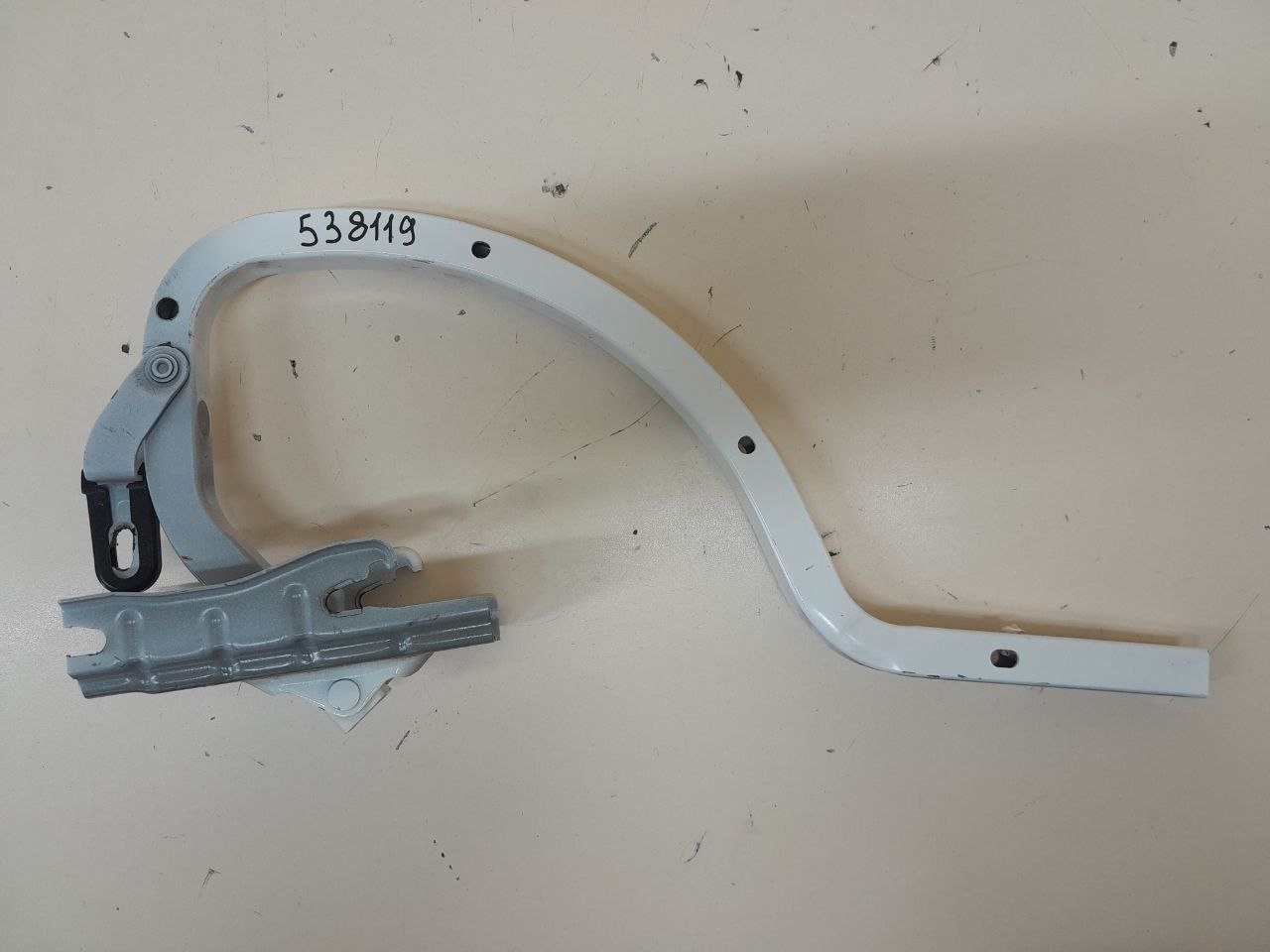 Петля крышки багажника Toyota Camry (XV50) 2011-2017 Петля крышки багажника Toyota Camry (XV50) 2011-2017