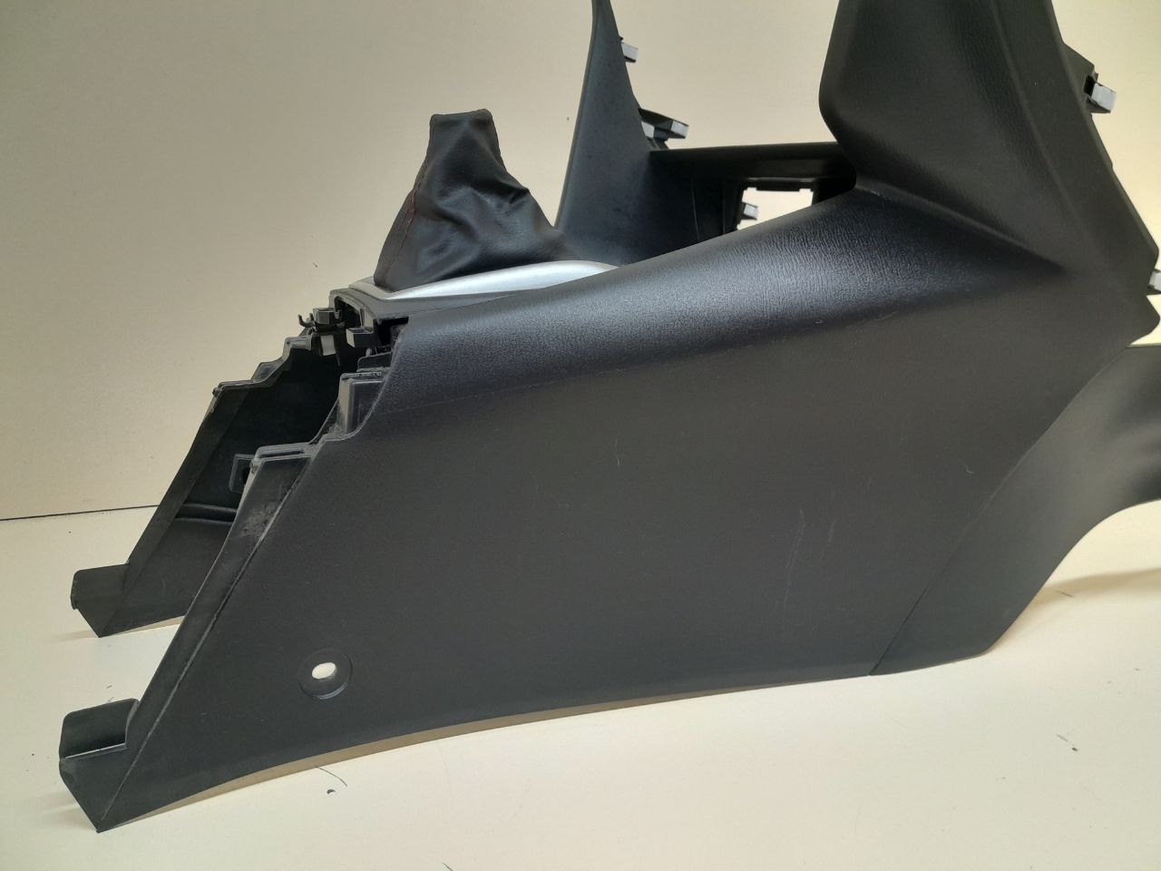 Консоль центральная Mazda Mazda 3 (BM) 2013-2016 Консоль центральная Mazda Mazda 3 (BM) 2013-2016
