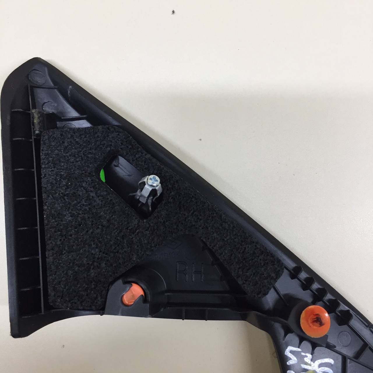 Крышка зеркала внутренняя правая Kia Xceed 2019-2023