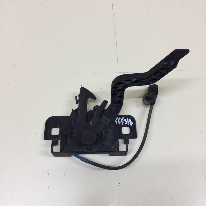 Замок капота Renault Sandero Stepway (5S) 2014-2022