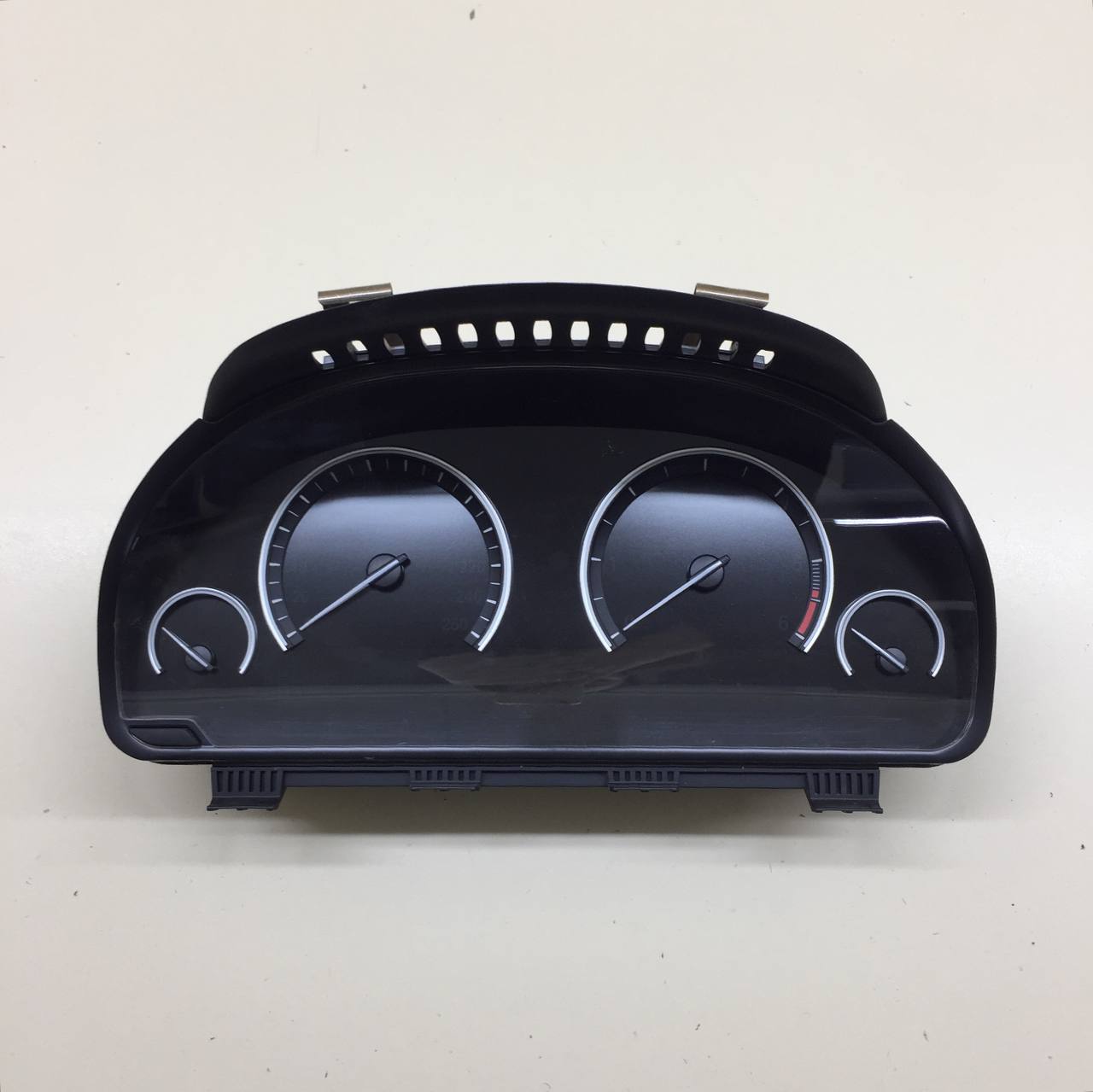 Панель приборов BMW X5 F15/F85 2013-2018 Панель приборов BMW X5 F15/F85 2013-2018