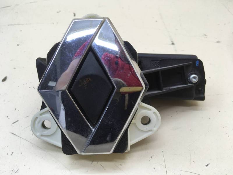 Кнопка открывания багажника Renault Symbol (2) 2008-2012 Кнопка открывания багажника Renault Symbol (2) 2008-2012