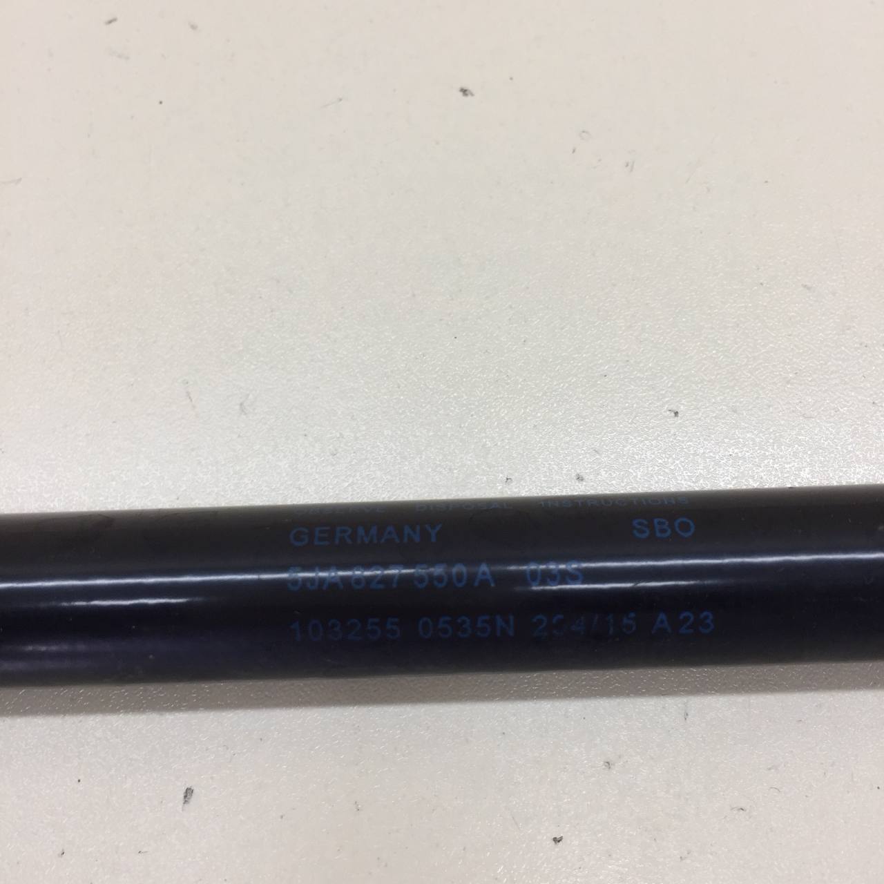 Амортизатор двери багажника Skoda Rapid 2012-2020