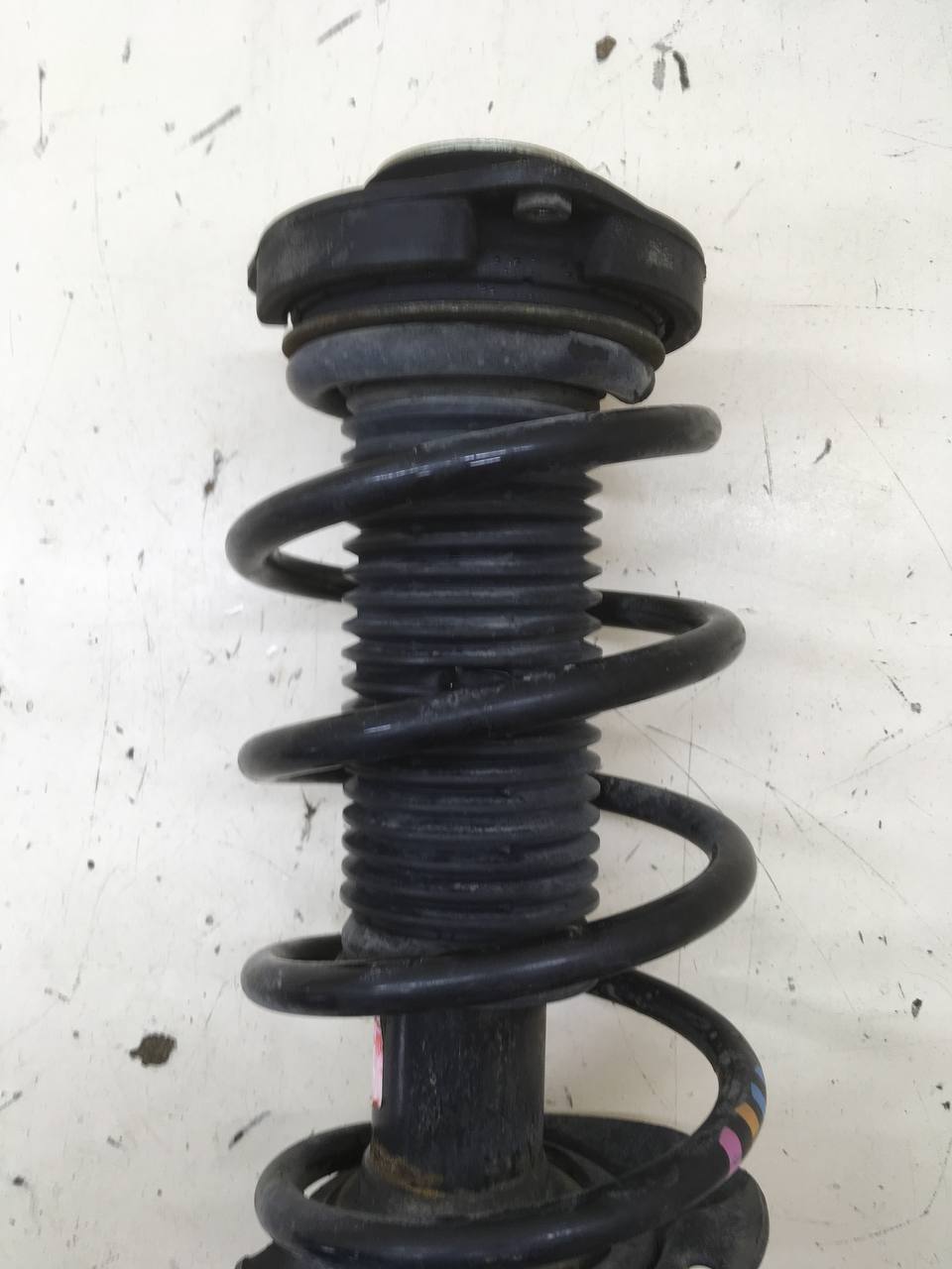 Амортизатор передний Skoda Octavia (A5 1Z-) 2004-2013