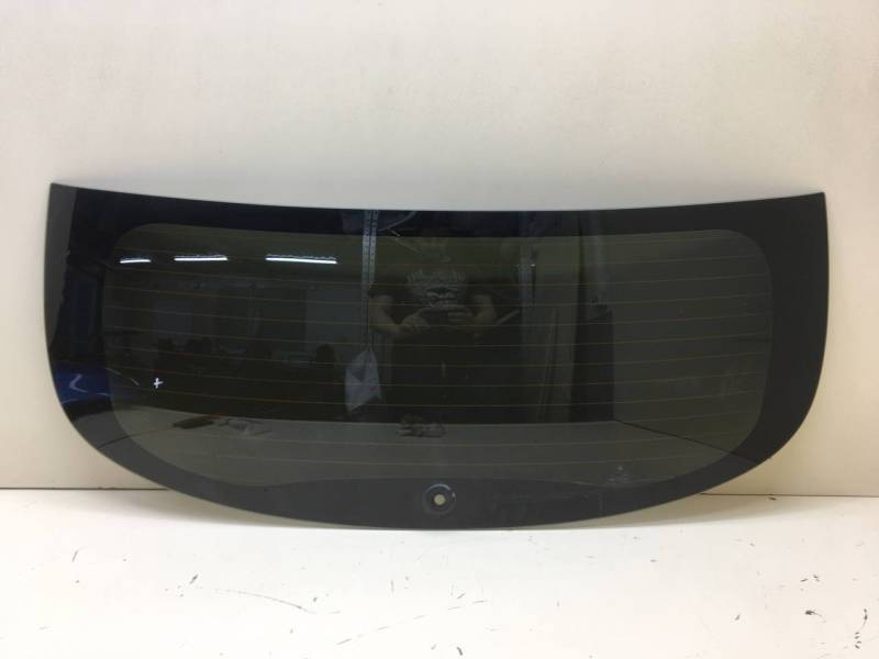 Стекло заднее Renault Sandero Stepway (5S) 2014-2022 Стекло заднее Renault Sandero Stepway (5S) 2014-2022