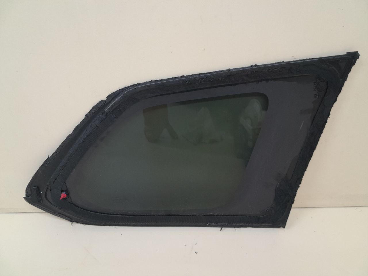 Стекло кузовное глухое левое Mitsubishi Outlander (GF) 2012>