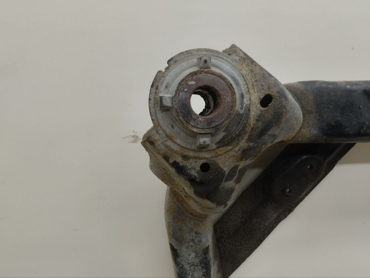Балка подмоторная Mazda Mazda 6 (GG) 2002-2007 Балка подмоторная Mazda Mazda 6 (GG) 2002-2007