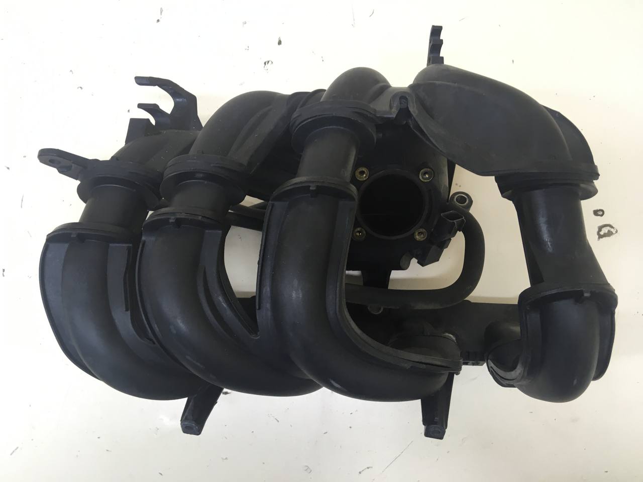 Коллектор впускной Ford Fusion (JU) 2002-2012 Коллектор впускной Ford Fusion (JU) 2002-2012