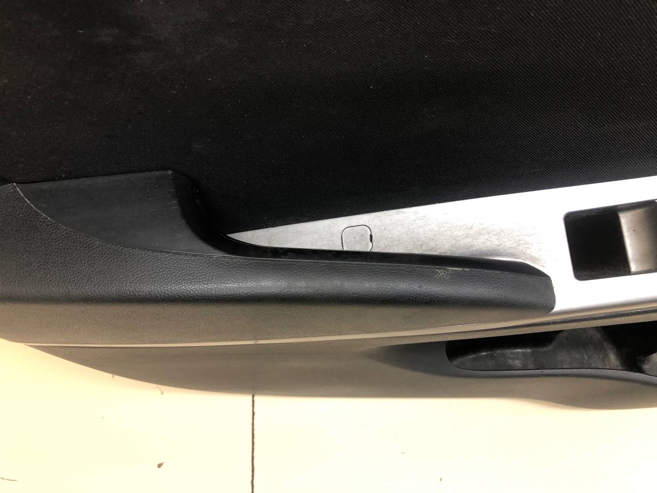 Обшивка двери передней левой Hyundai Solaris (RB) 2010-2017
