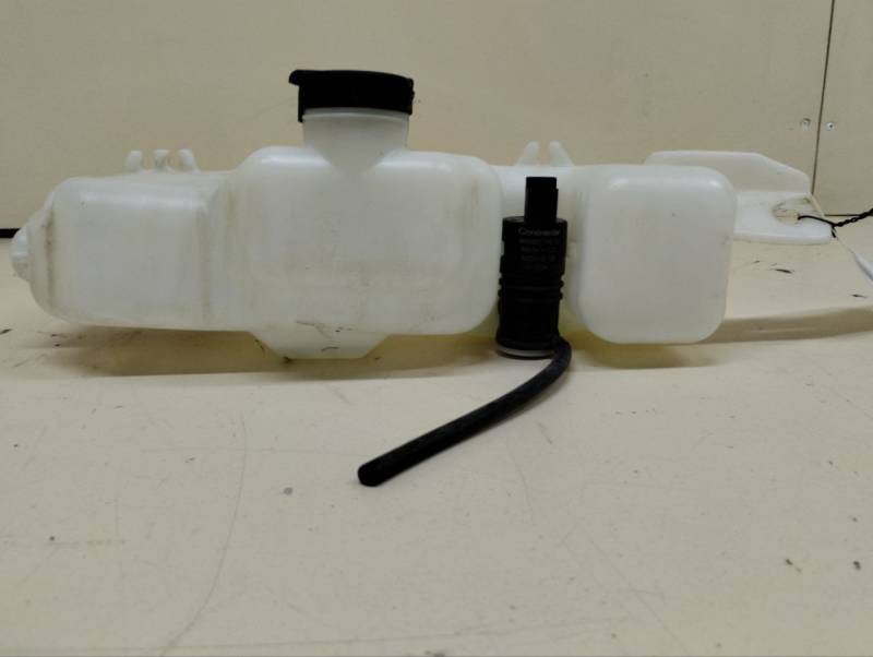 Бачок омывателя Lada Vesta 2015>