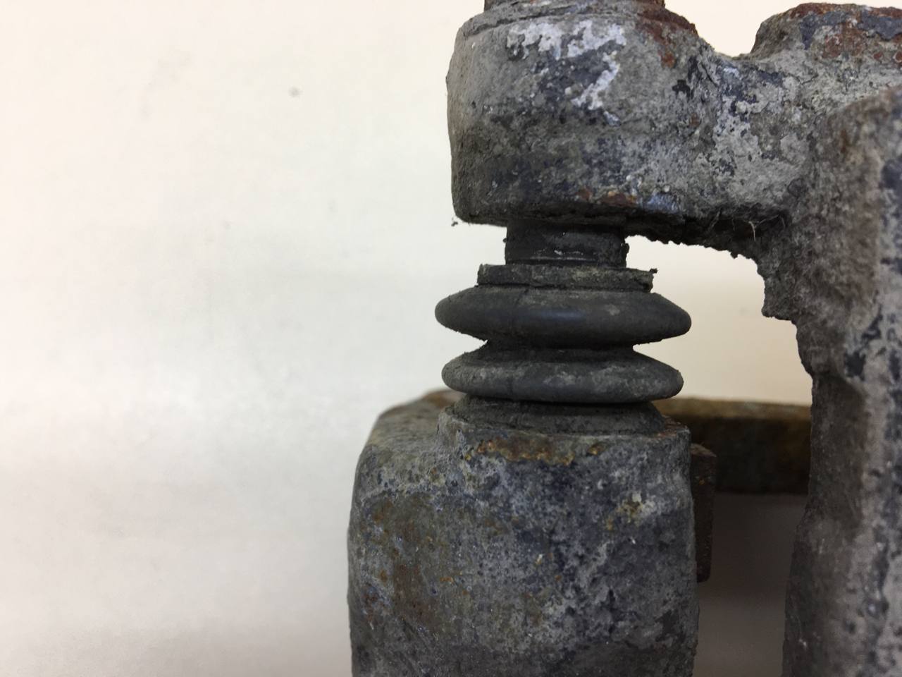 Суппорт передний левый Kia Spectra (SD) 2004-2011