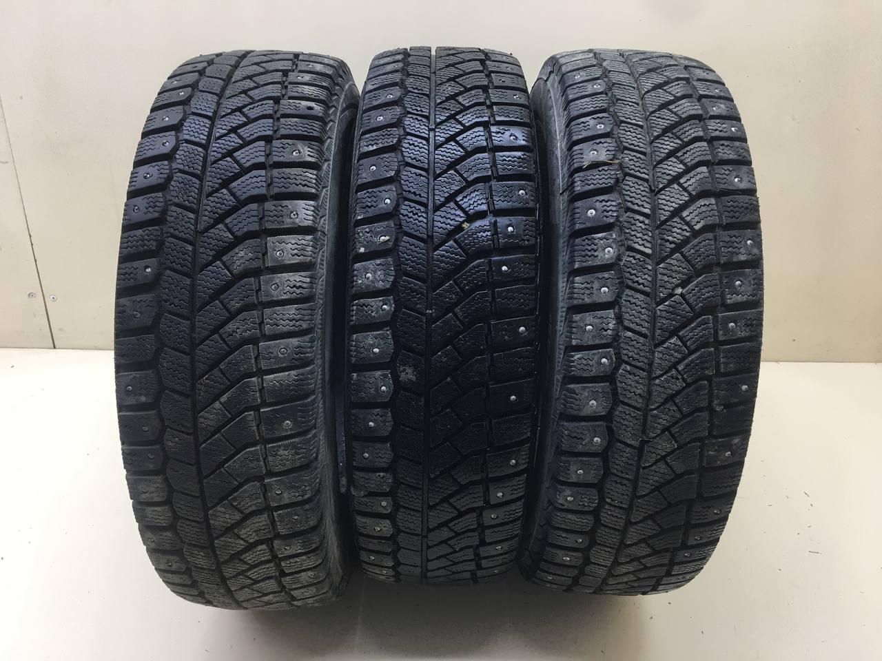 Шины R15 Зимние шипованные Viatti Brina Nordico