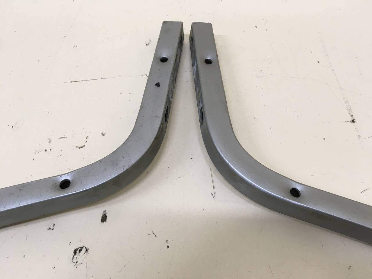 Петля крышки багажника Kia Sephia 2001-2004 Петля крышки багажника Kia Sephia 2001-2004