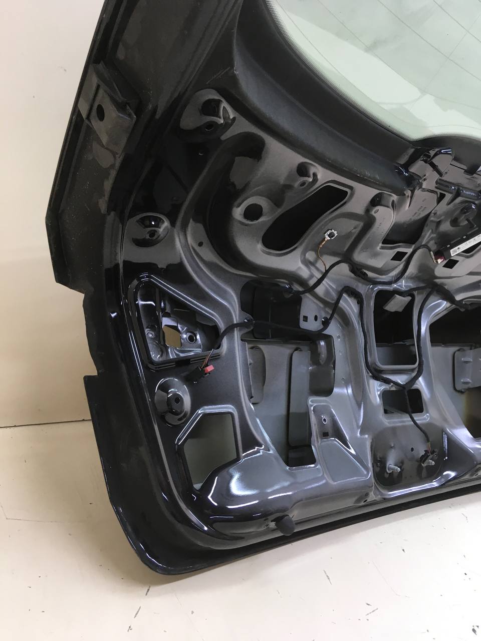 Дверь багажника со стеклом Skoda Rapid 2019>
